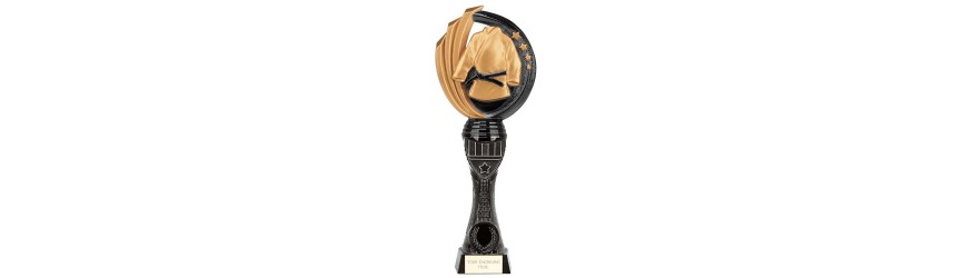 RENEGADE 2 TOWER MARTIAL ARTS LEGEND TROPHY - 4 SIZES - 25CM - 33.5CM RENEGADE 2 TOWER MARTIAL ARTS LEGEND TROPHY - 4 SIZES - 25CM - 33.5CM